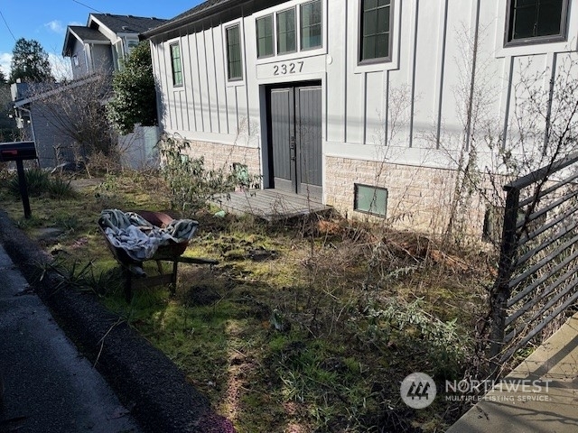 Property Photo:  2327  Hughes Avenue SW  WA 98116 