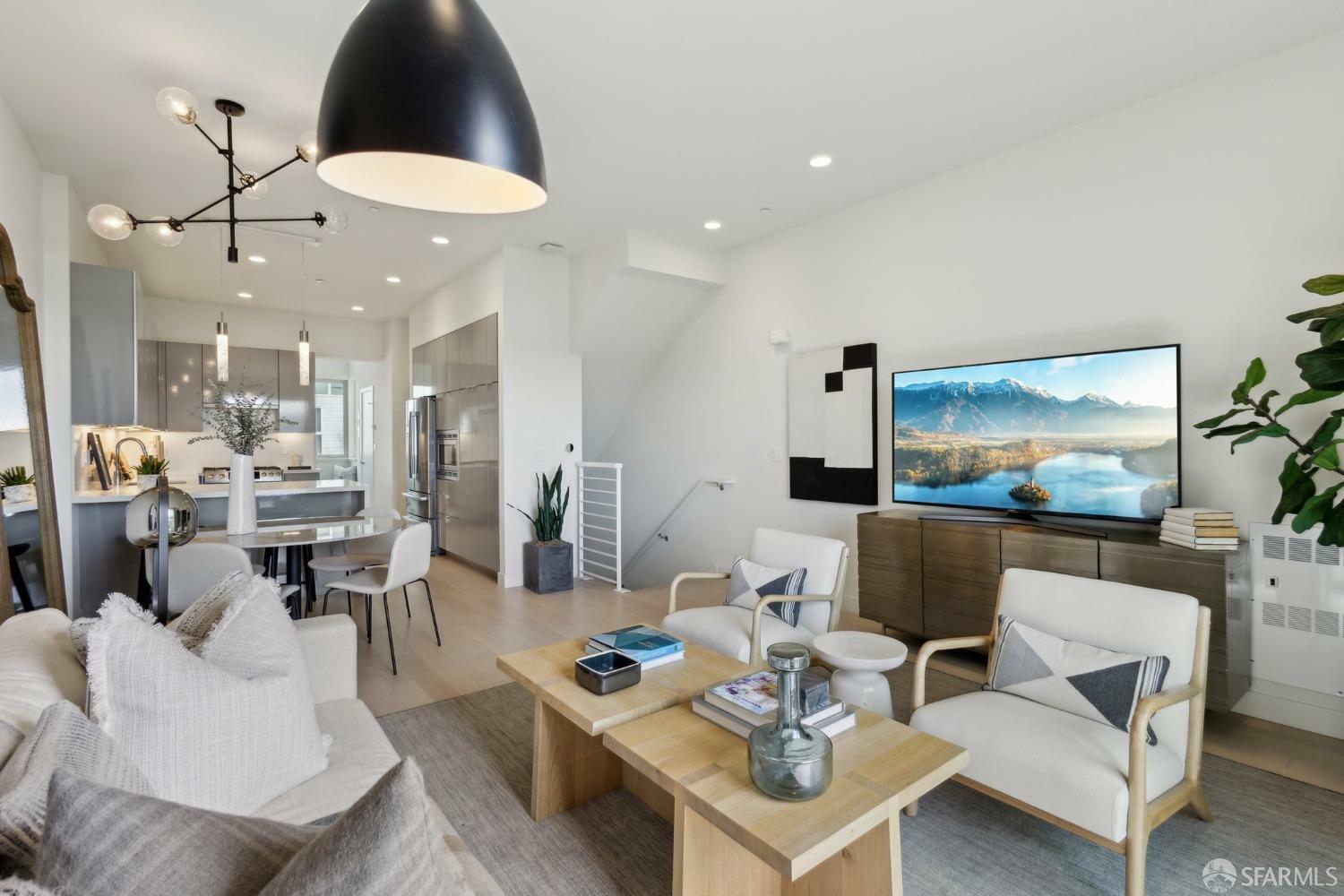 81 Kirkwood Avenue  San Francisco CA 94124 photo