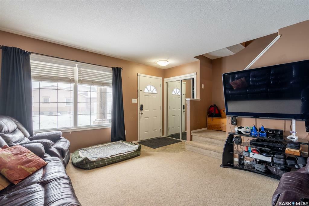 Property Photo:  3819 Deutsch Drive E  SK S4N 7P2 