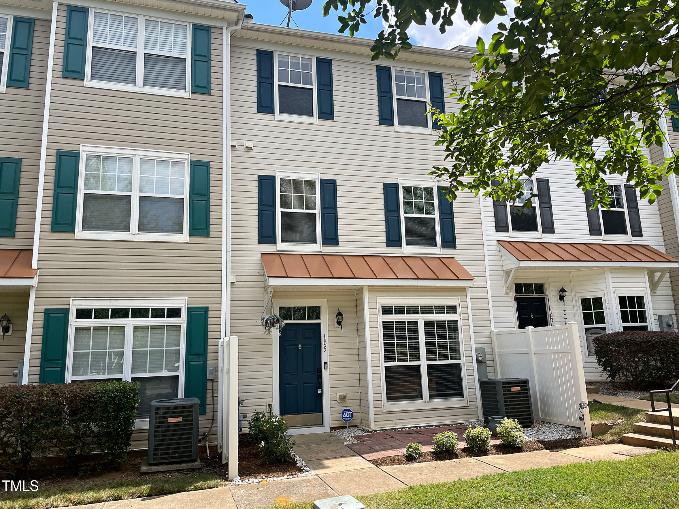 Property Photo: 2221 Valley Edge Drive 105 NC 27614