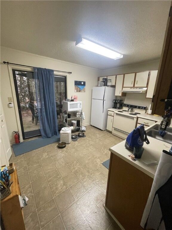Property Photo: 103 Calhoun Street 13 SC 29631