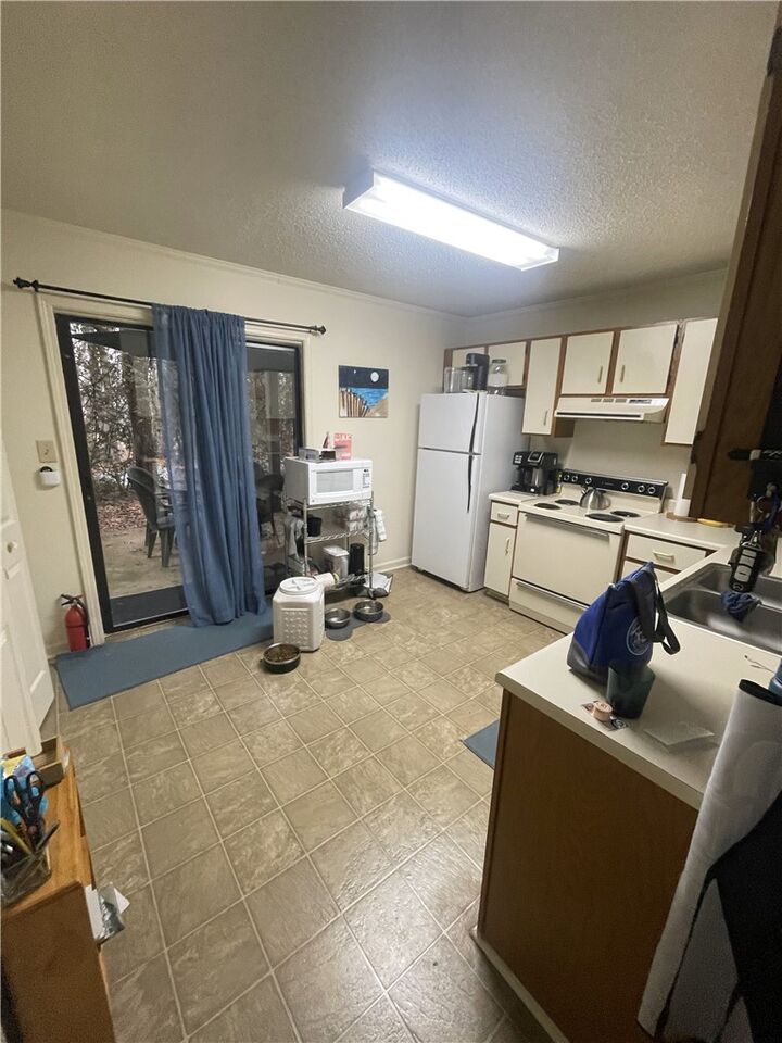 Property Photo:  103 Calhoun Street 13  SC 29631 