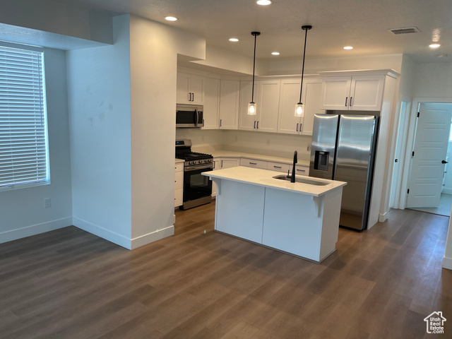 Property Photo: 144 E Abbeville Ct UT 84070
