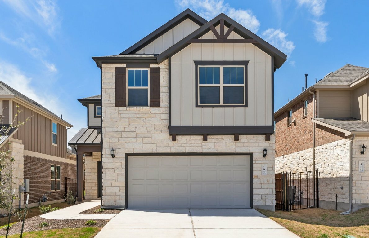Property Photo: 404 Bristlecone Bend TX 78642