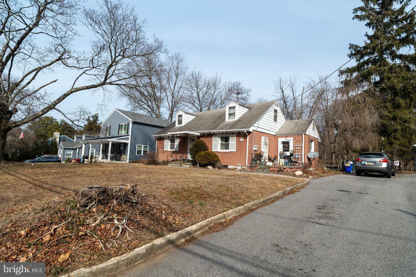 Property Photo:  519 Ridge Avenue  PA 19063 