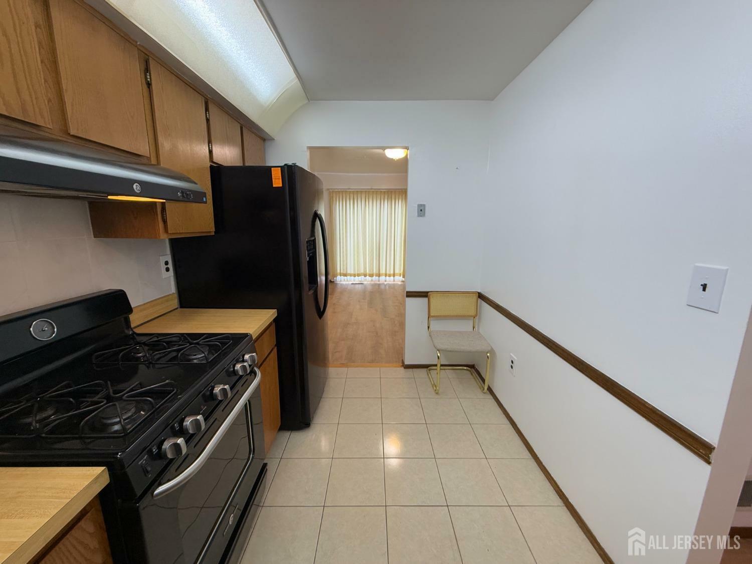 Property Photo:  3 Jefferson Drive  NJ 08884 