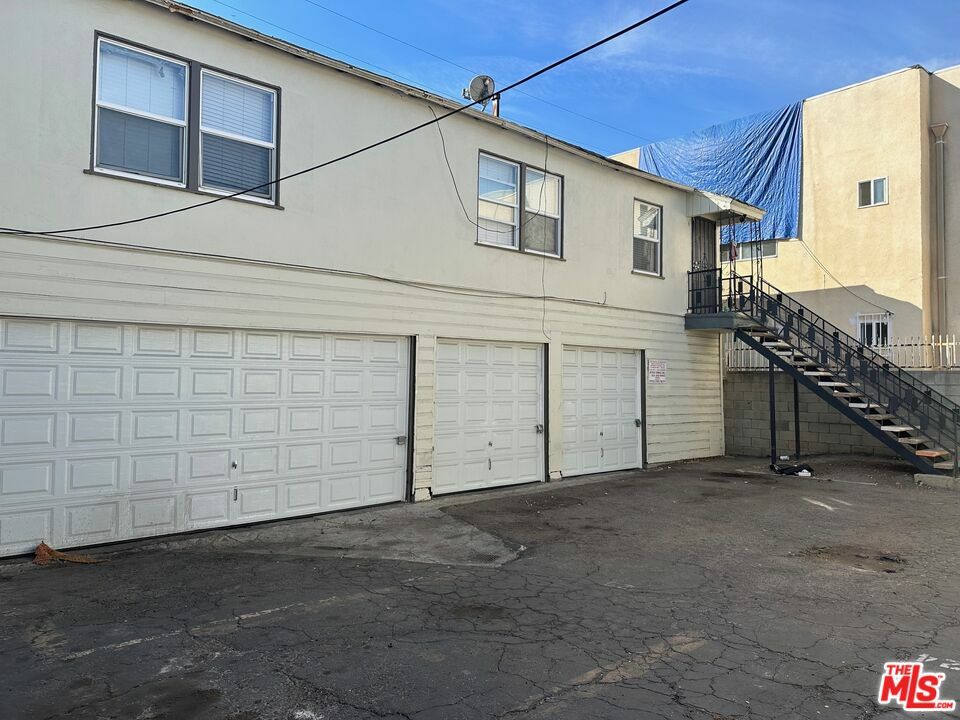 Property Photo:  5700   La Mirada Ave  CA 90038 