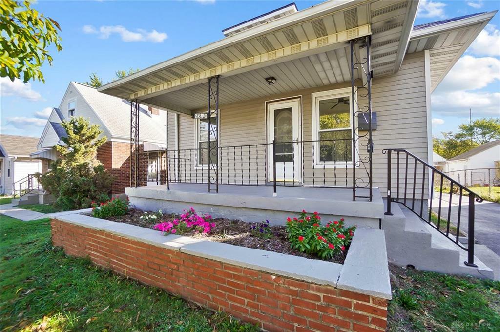 Property Photo: 2610 Springmont Avenue OH 45420
