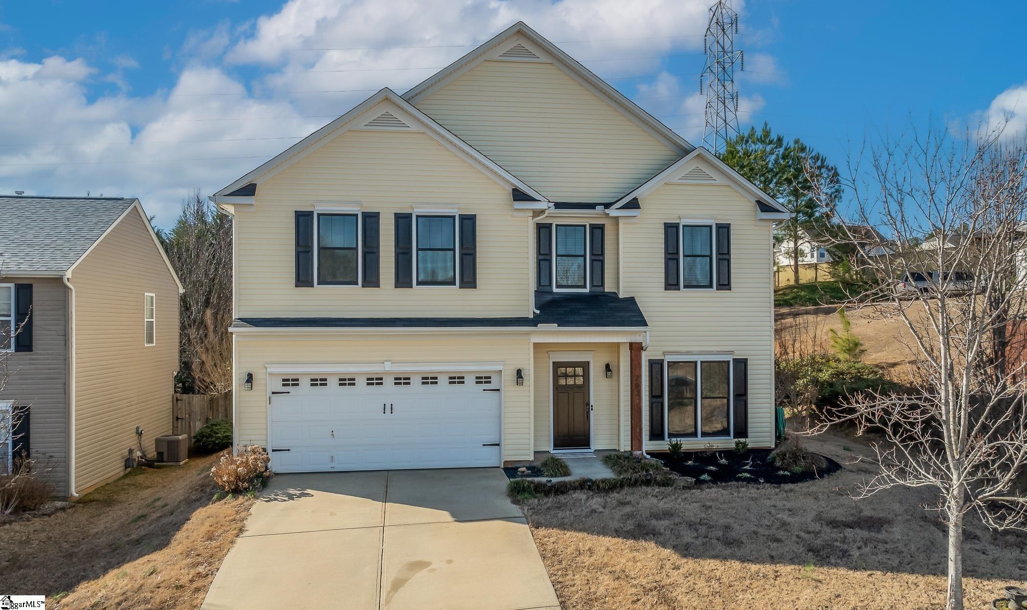 Property Photo: 202 Greenport Way SC 29607