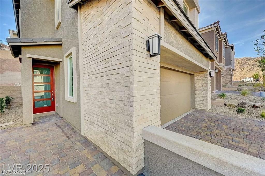 Property Photo:  31 Castleton Tower Court  NV 89011 