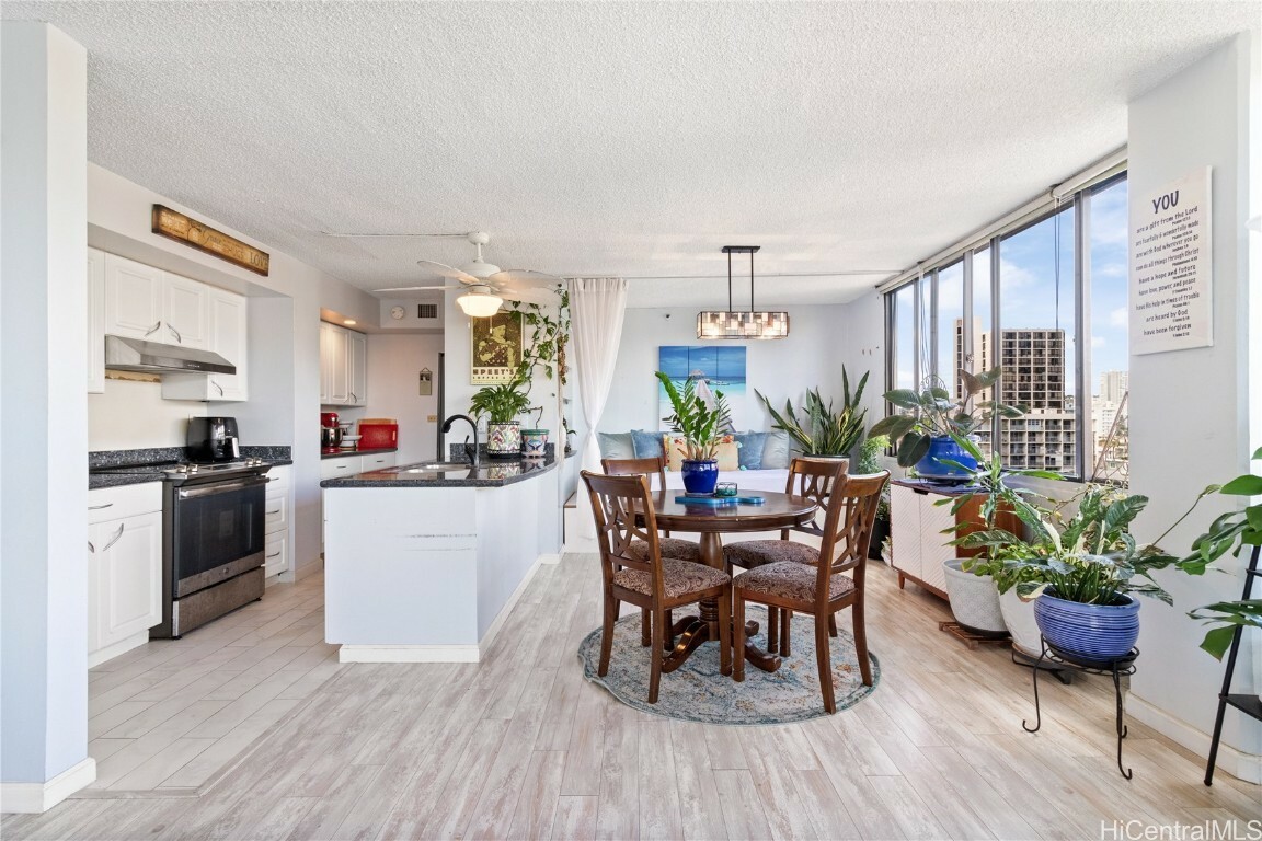 Property Photo:  2232 Kapiolani Boulevard 704  HI 96826 