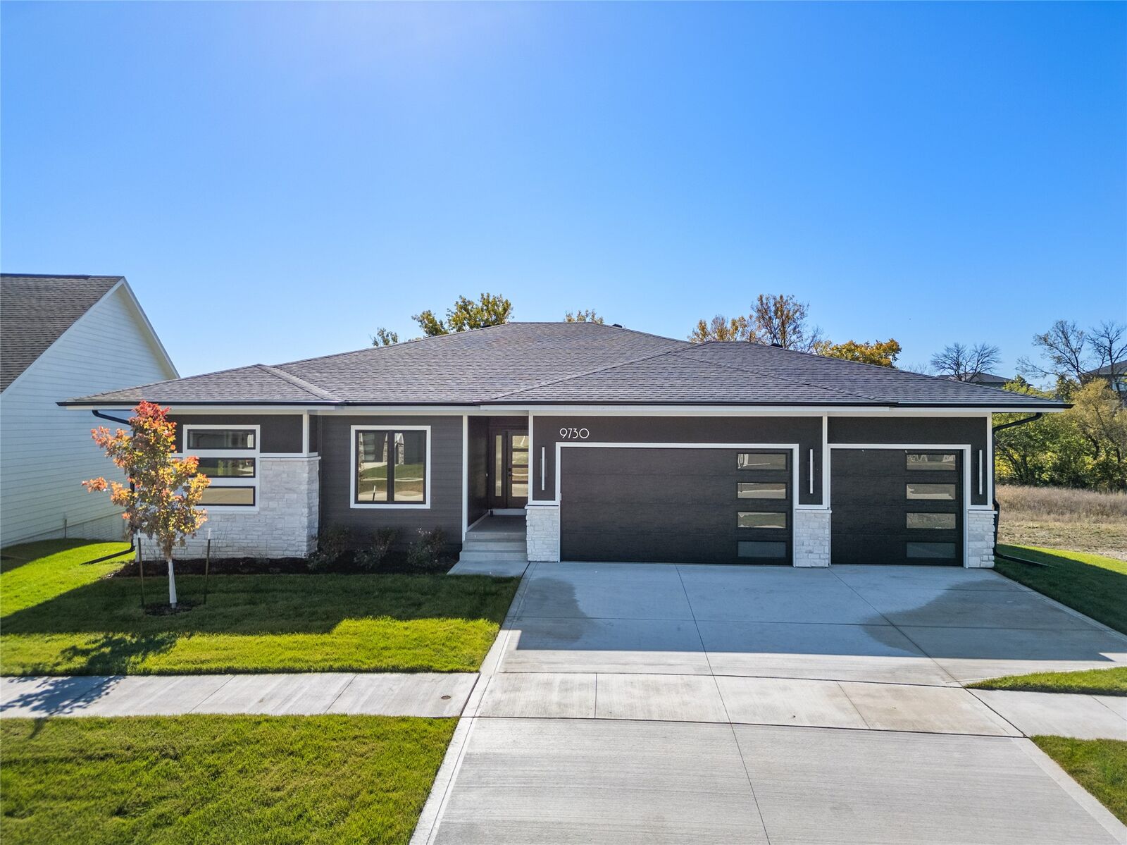 Property Photo: 9730 Watermeadow Circle IA 50131