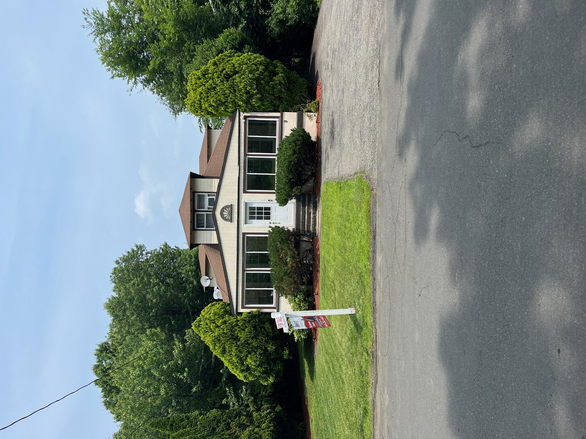 Property Photo:  9 Hillside Avenue  NY 10927 