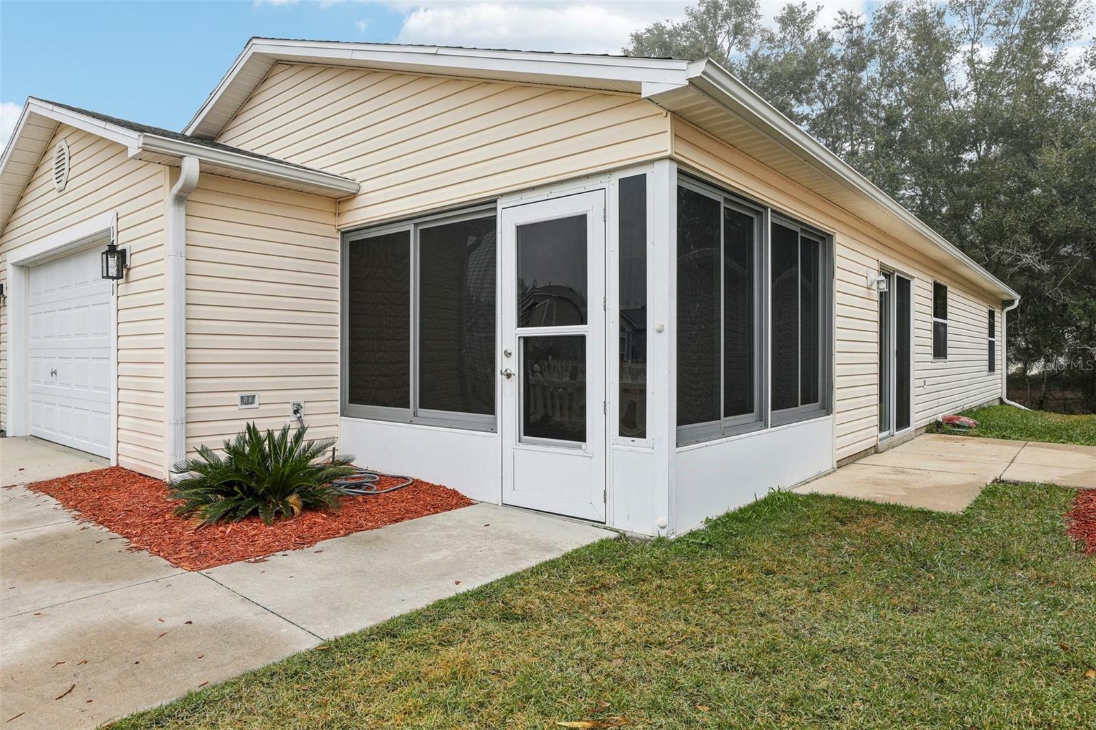 Property Photo: 17461 SE 93rd Retford Terrace FL 32162