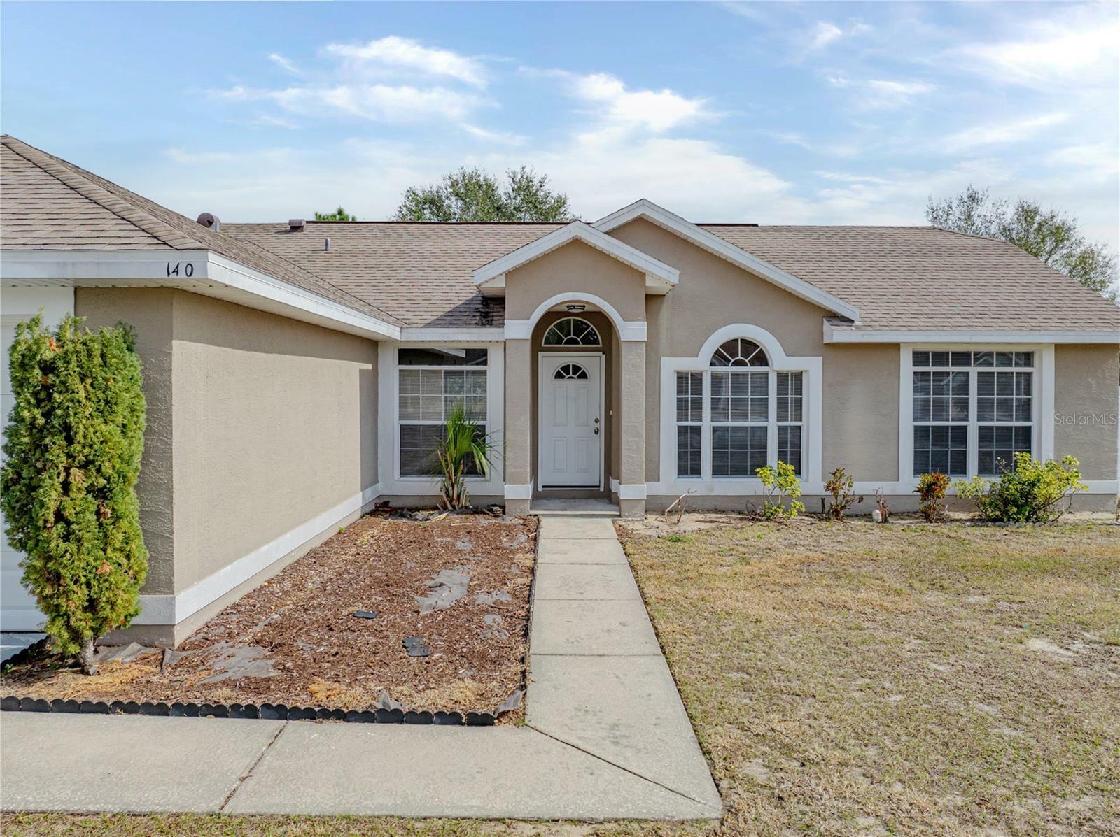 Property Photo:  140 Bentley Oaks Boulevard  FL 33896 