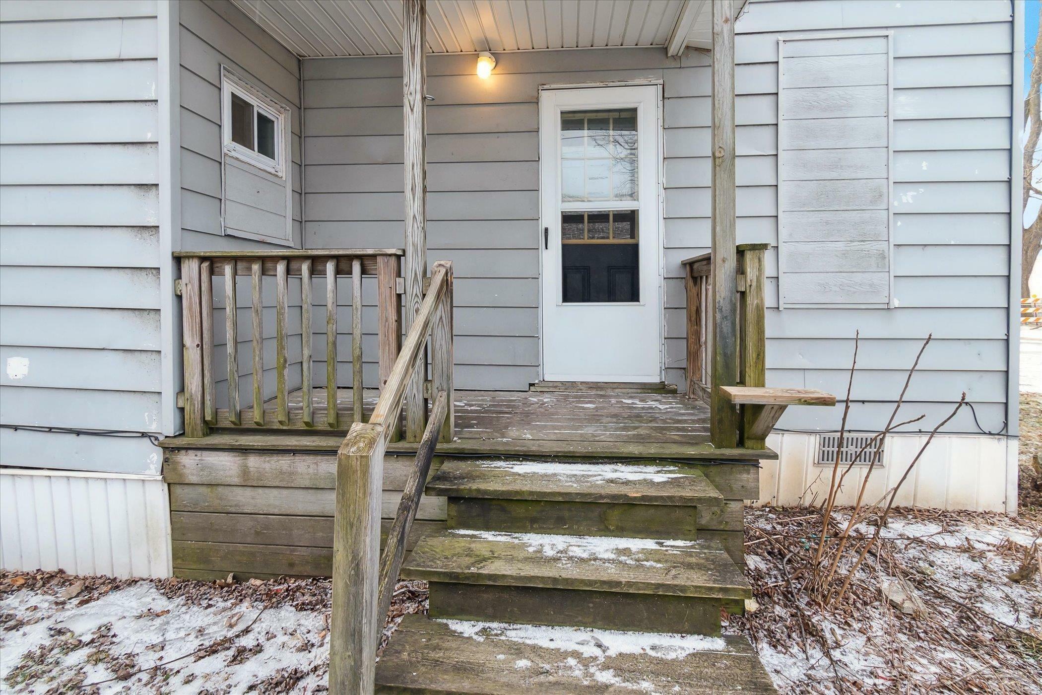 Property Photo:  1017 Harrison Street  MI 48708 