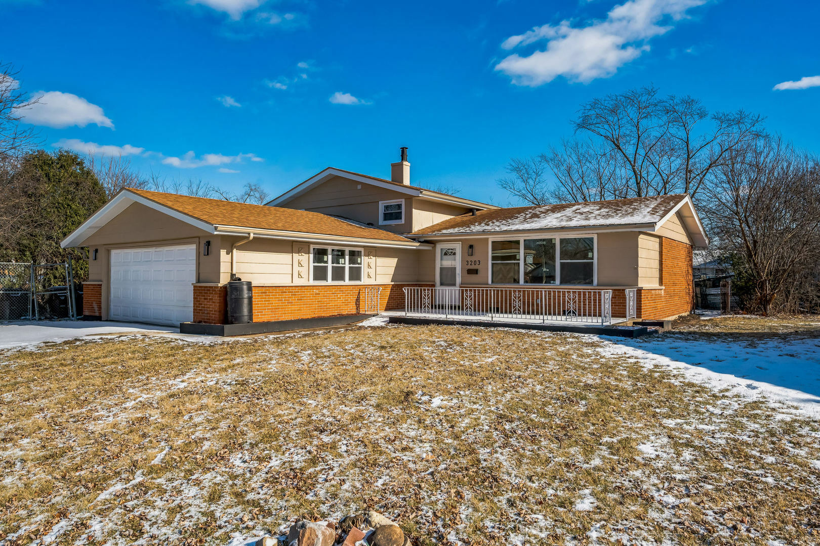 Property Photo:  3203 Oak Court  IL 60429 
