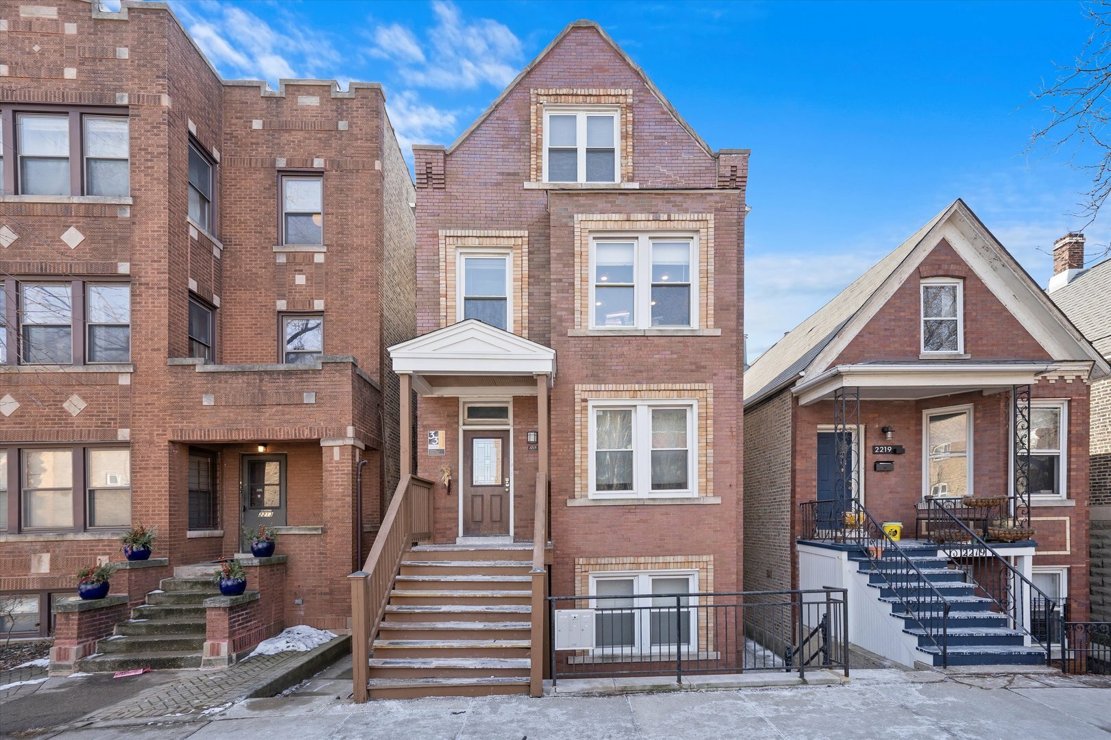 Property Photo: 2215 W Medill Avenue IL 60647
