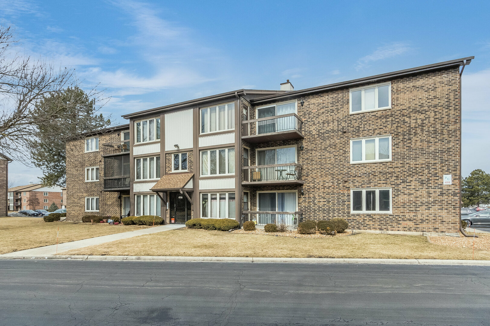 Property Photo:  4916 Circle Court 110  IL 60418 