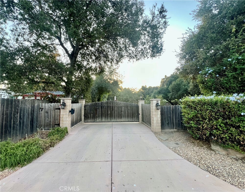 Property Photo:  1204 S Rice Road  CA 93023 