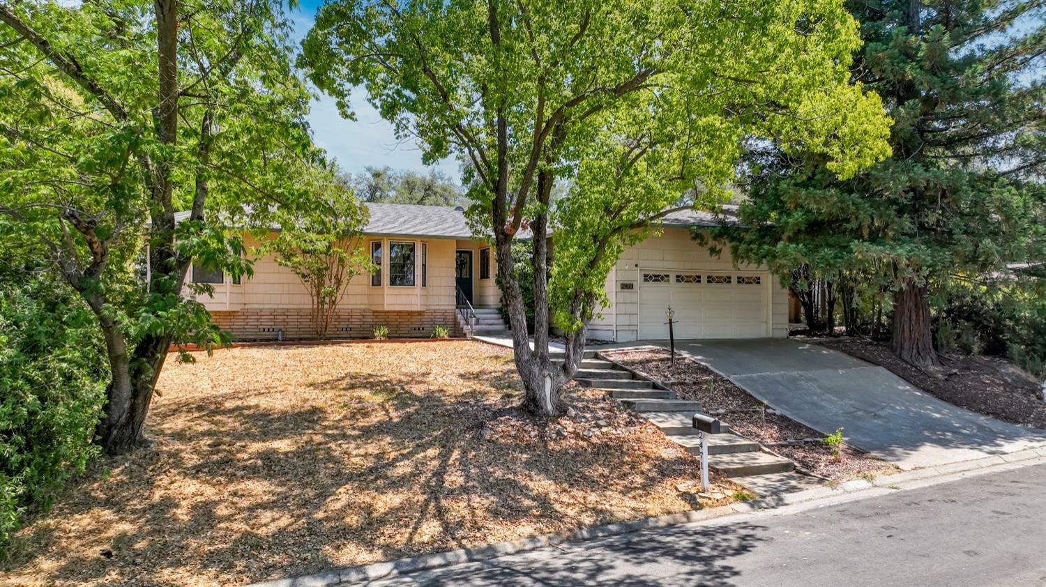 Property Photo:  2471 Starmount Way  CA 95762 