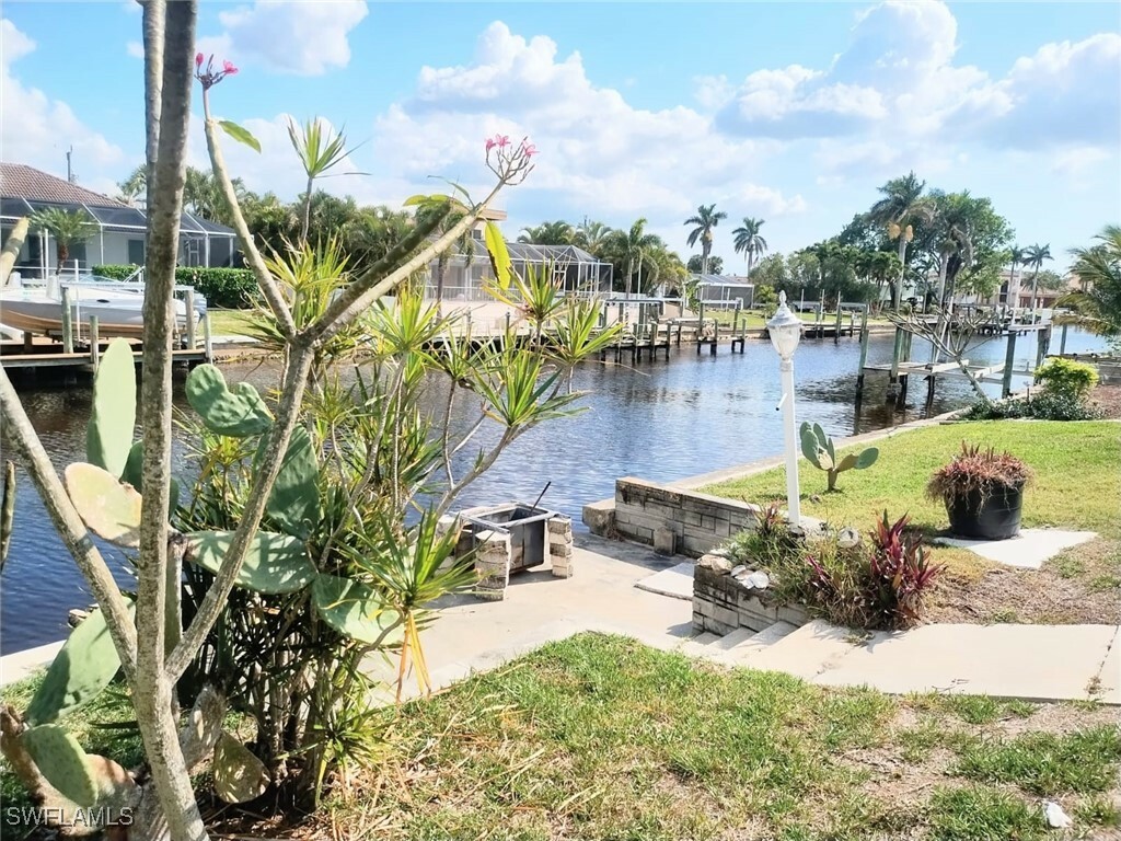 Property Photo: 4909 Normandy Court FL 33904