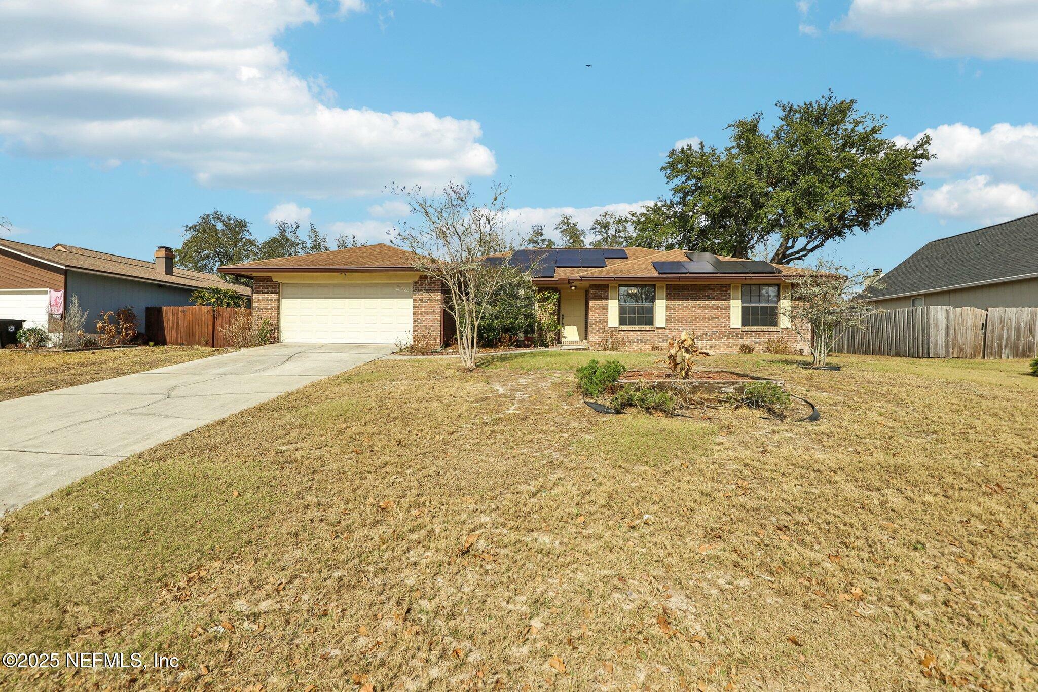 Property Photo:  2566 Sandlewood Circle  FL 32065 