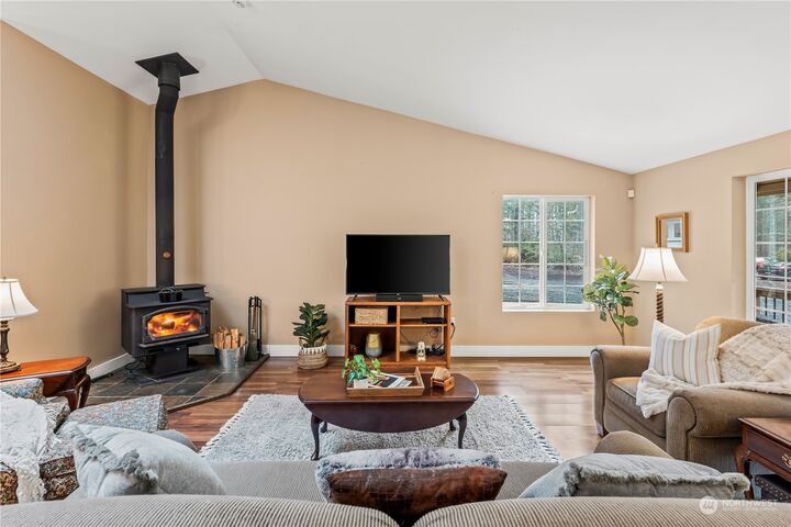 Property Photo: 13911 180th Avenue NW WA 98329