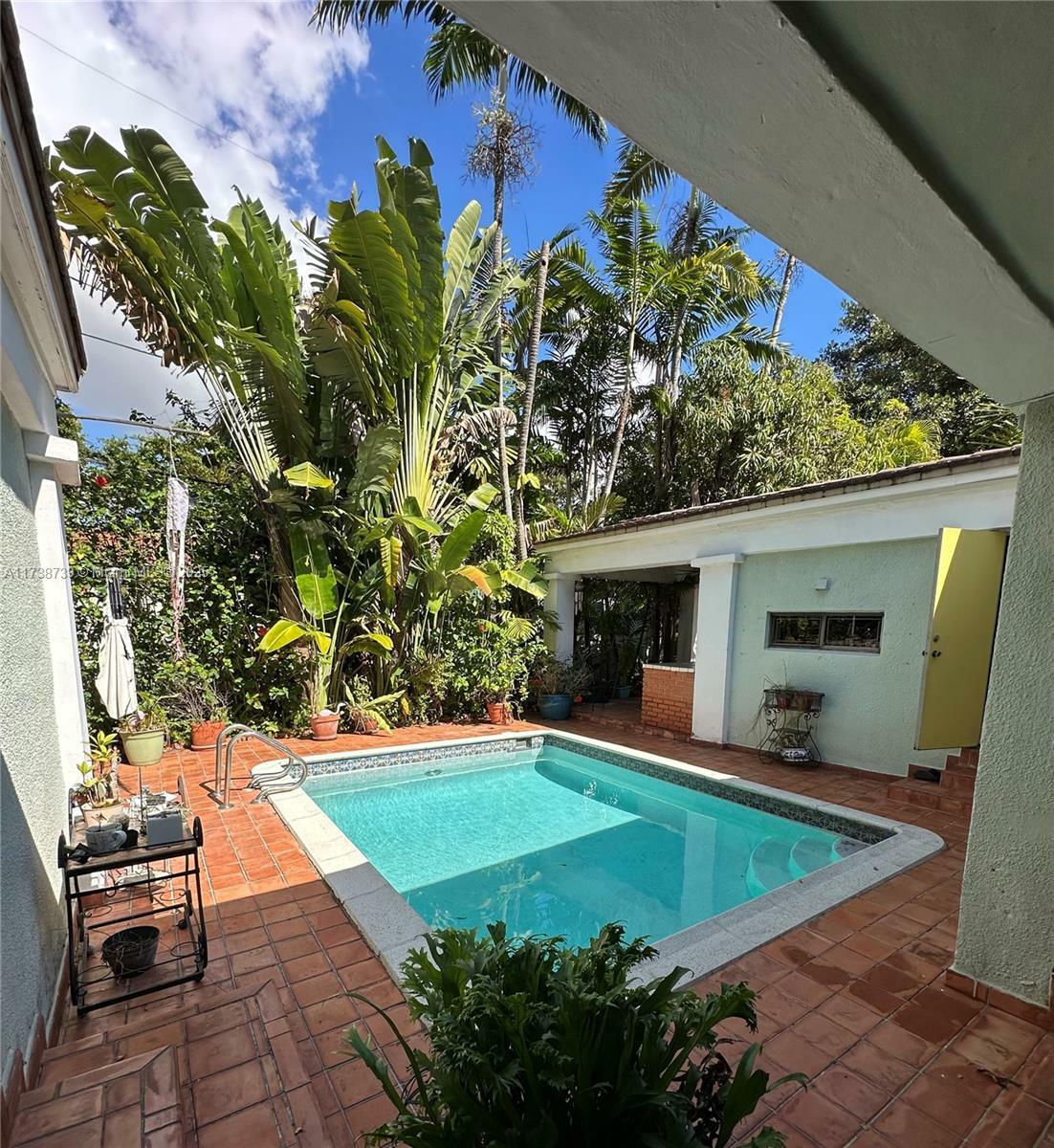 Property Photo: 419 Blue Rd FL 33146