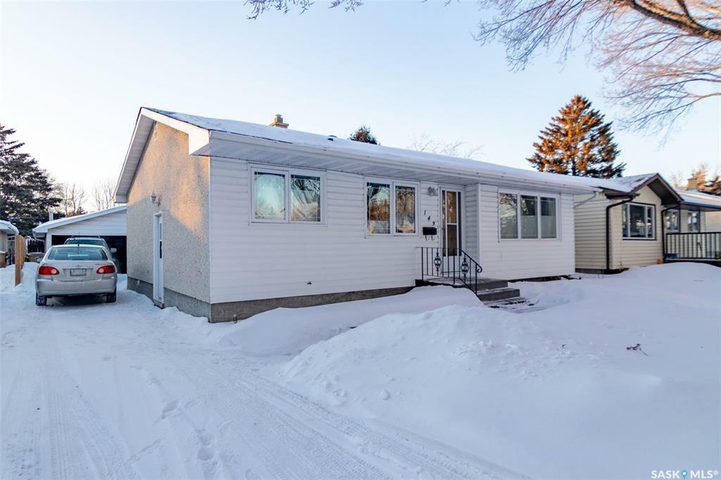 Property Photo:  143 Merlin Crescent  SK S4R 3E6 