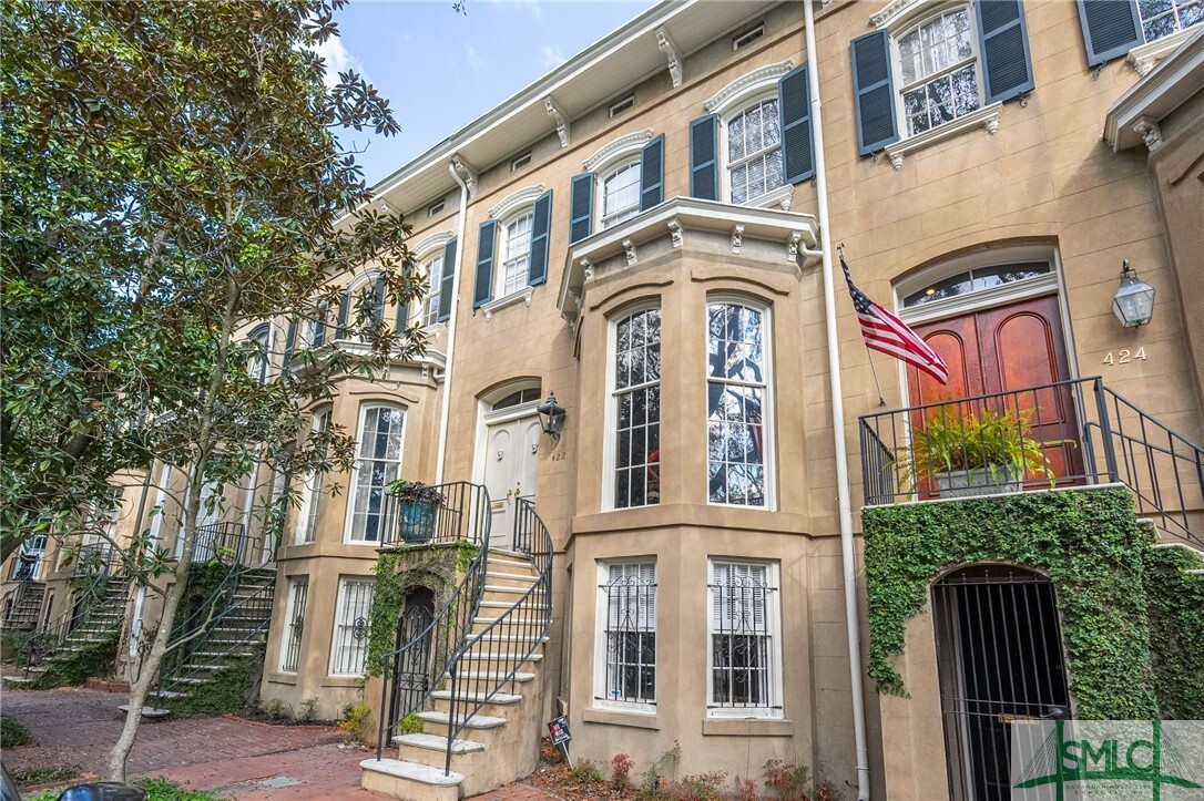 Property Photo: 422 E Charlton Street GA 31401