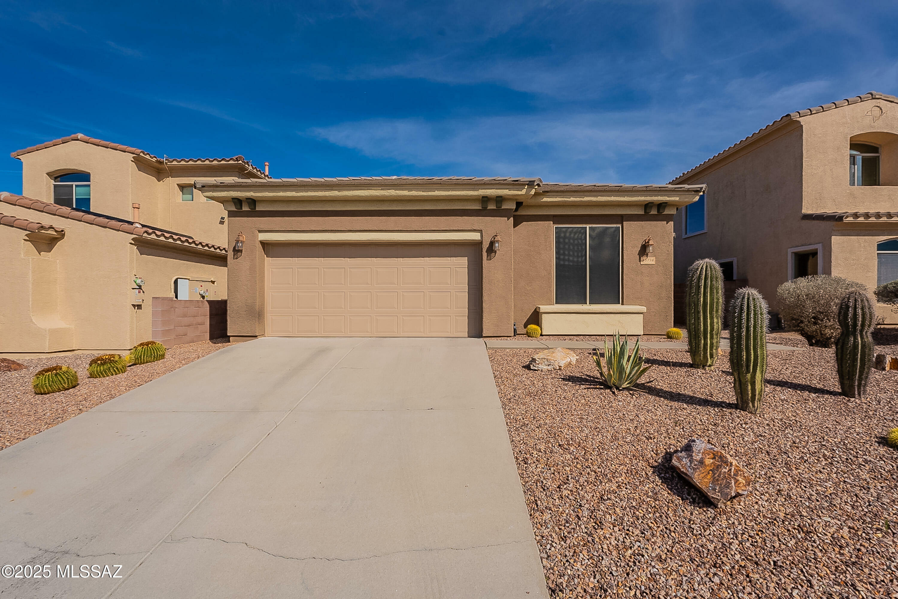 Property Photo:  13774 N High Mountain View Place  AZ 85739 