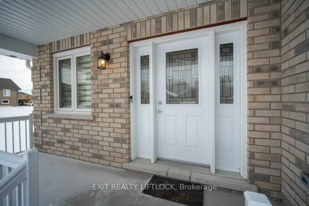 Property Photo:  46 Keeler Crt  ON K0L 2V0 