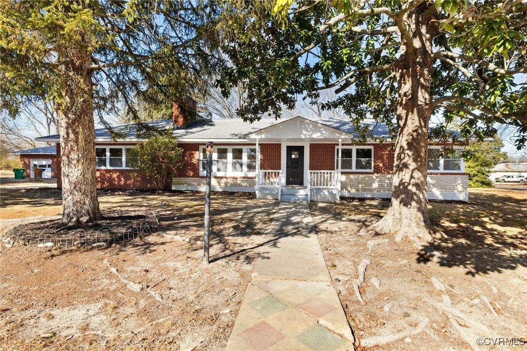 Property Photo: 1100 North Avenue VA 23860