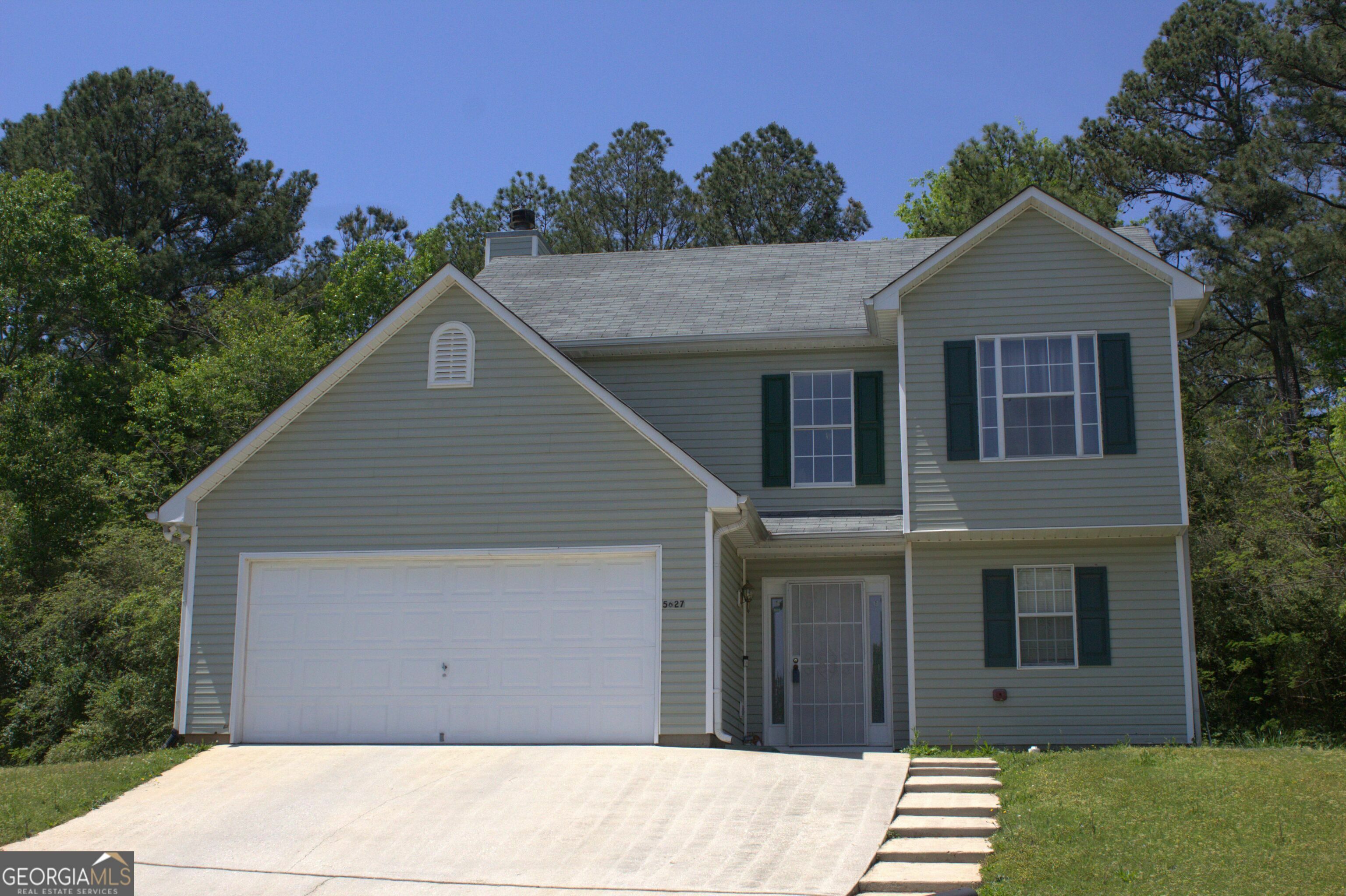 Property Photo: 5627 Isleworth Court GA 30349