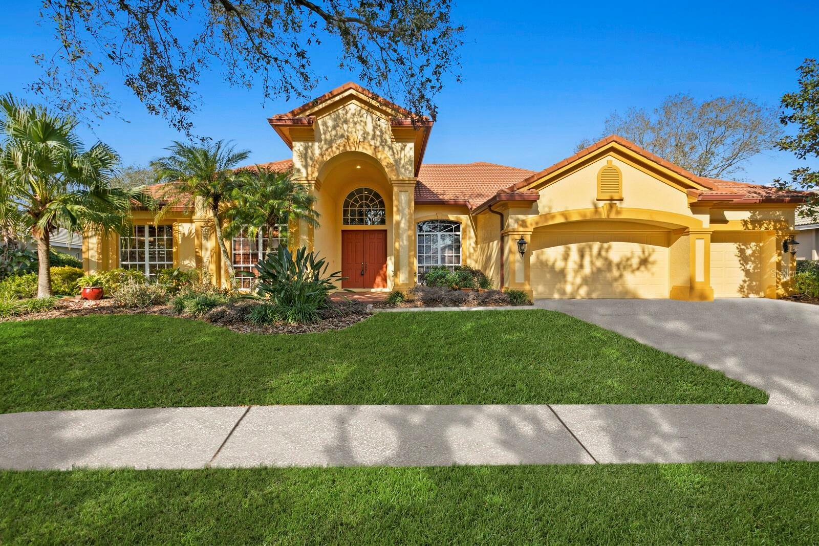 Property Photo:  9223 Highland Ridge Way  FL 33647 