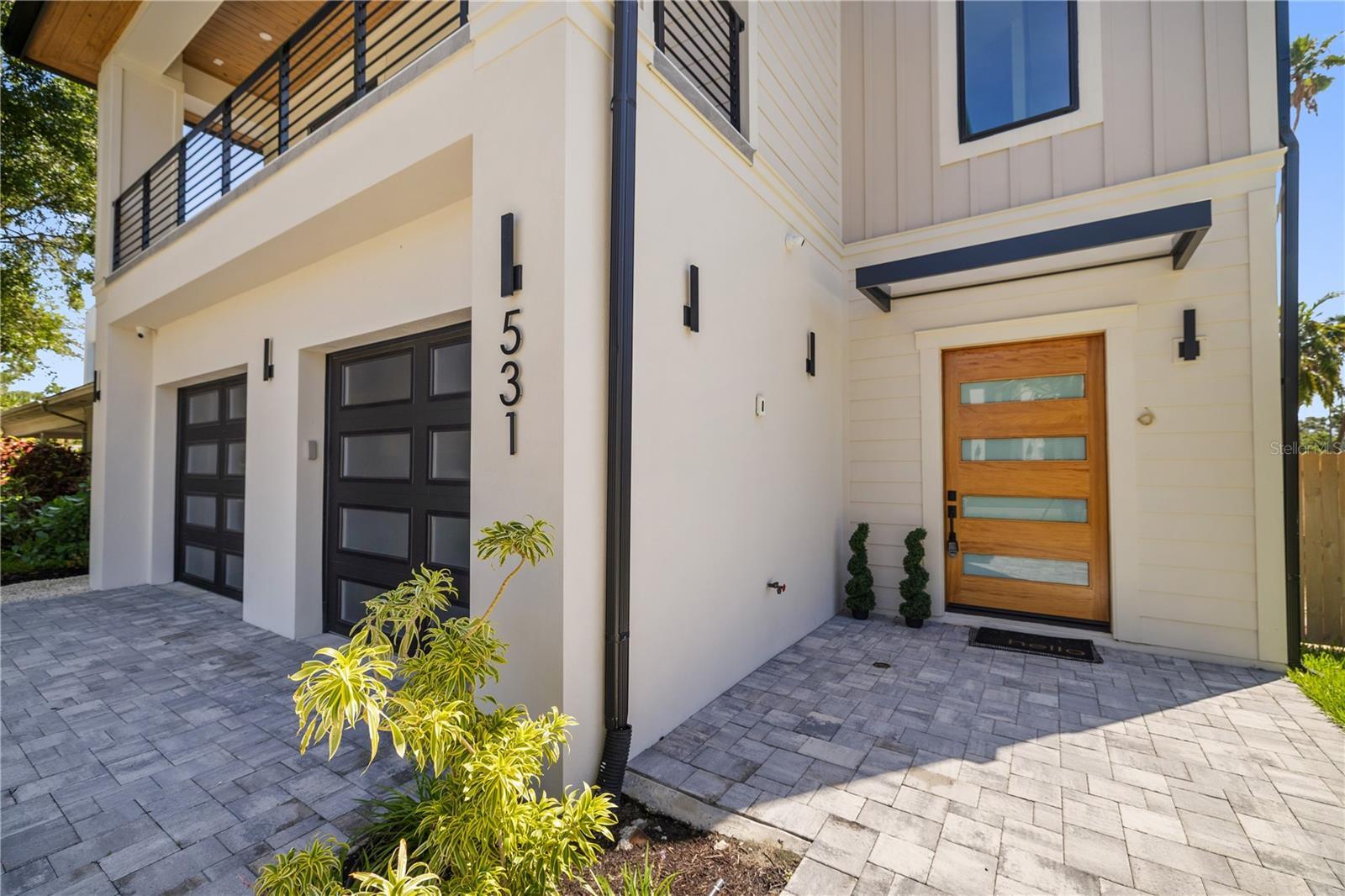 Property Photo: 531 Danube Avenue FL 33606