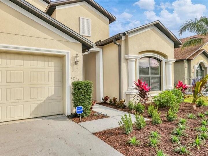 Property Photo: 9214 Raes Creek Place FL 34221