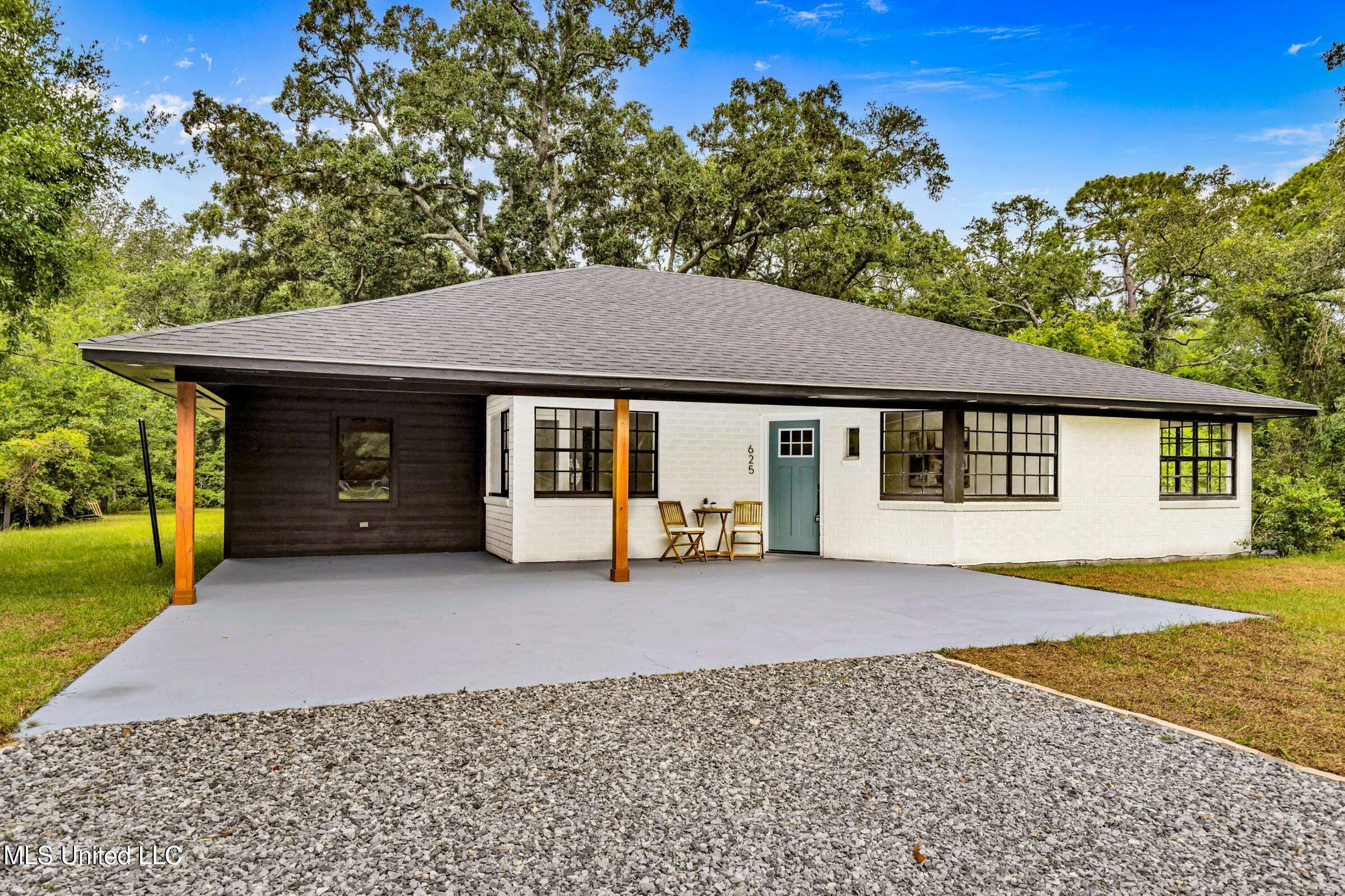 Property Photo:  625 Loposser Avenue  MS 39507 