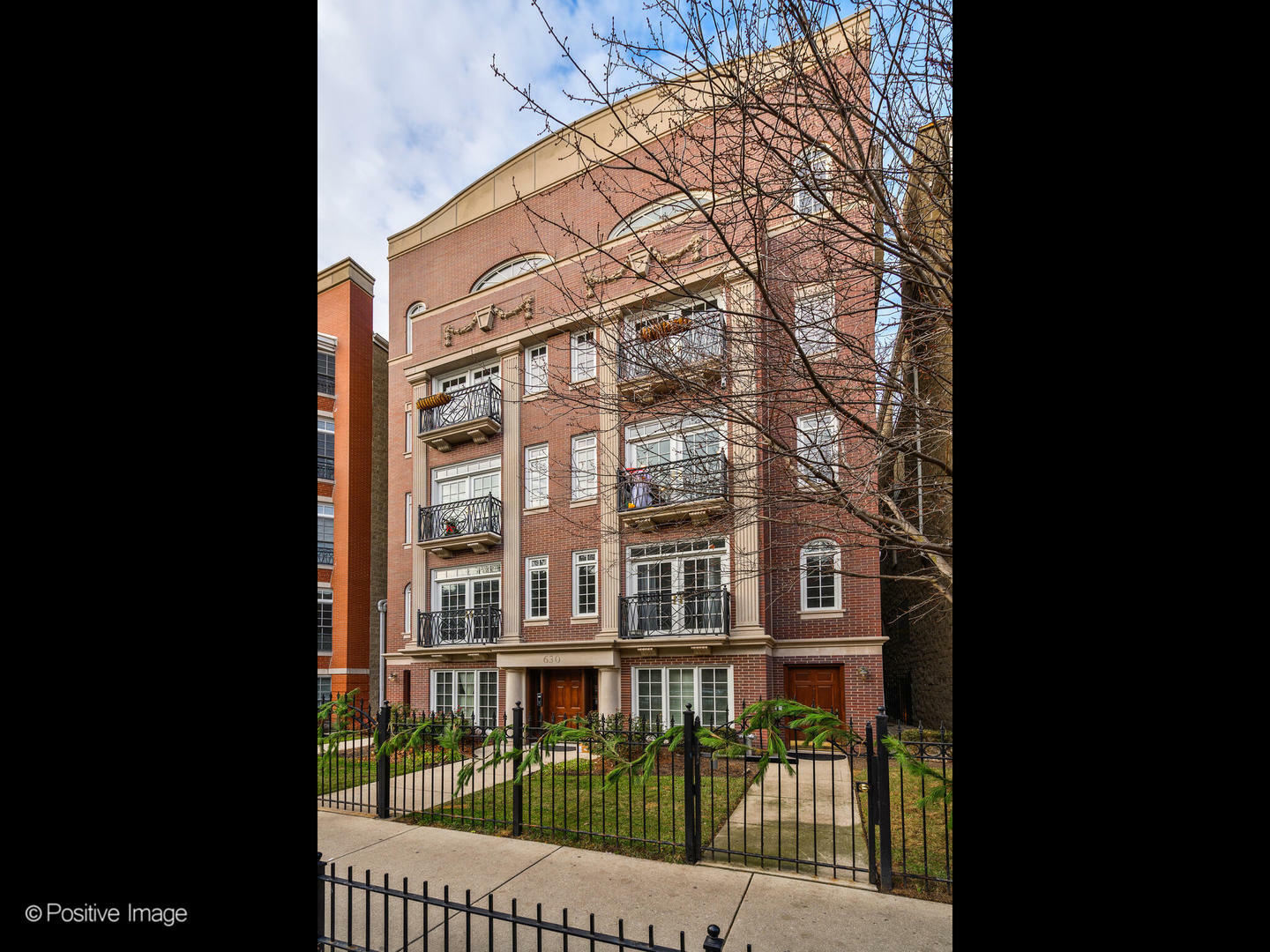 630 W Wrightwood Avenue 1W  Chicago IL 60614 photo