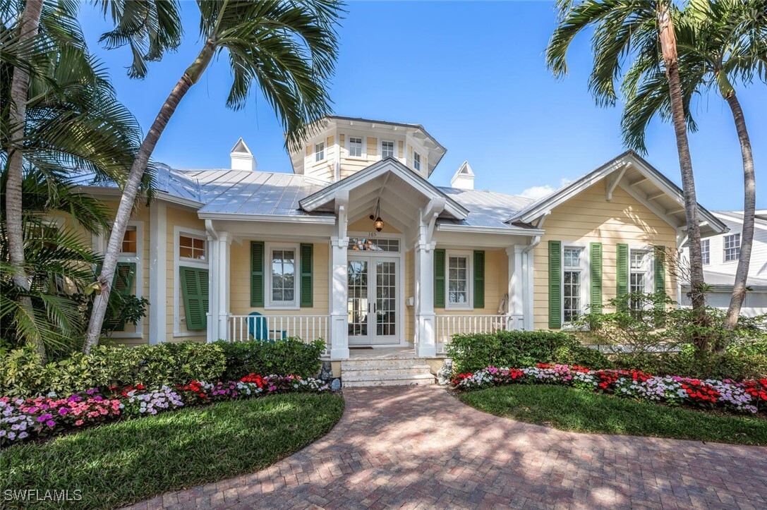 Property Photo: 165 Broad Avenue S FL 34102
