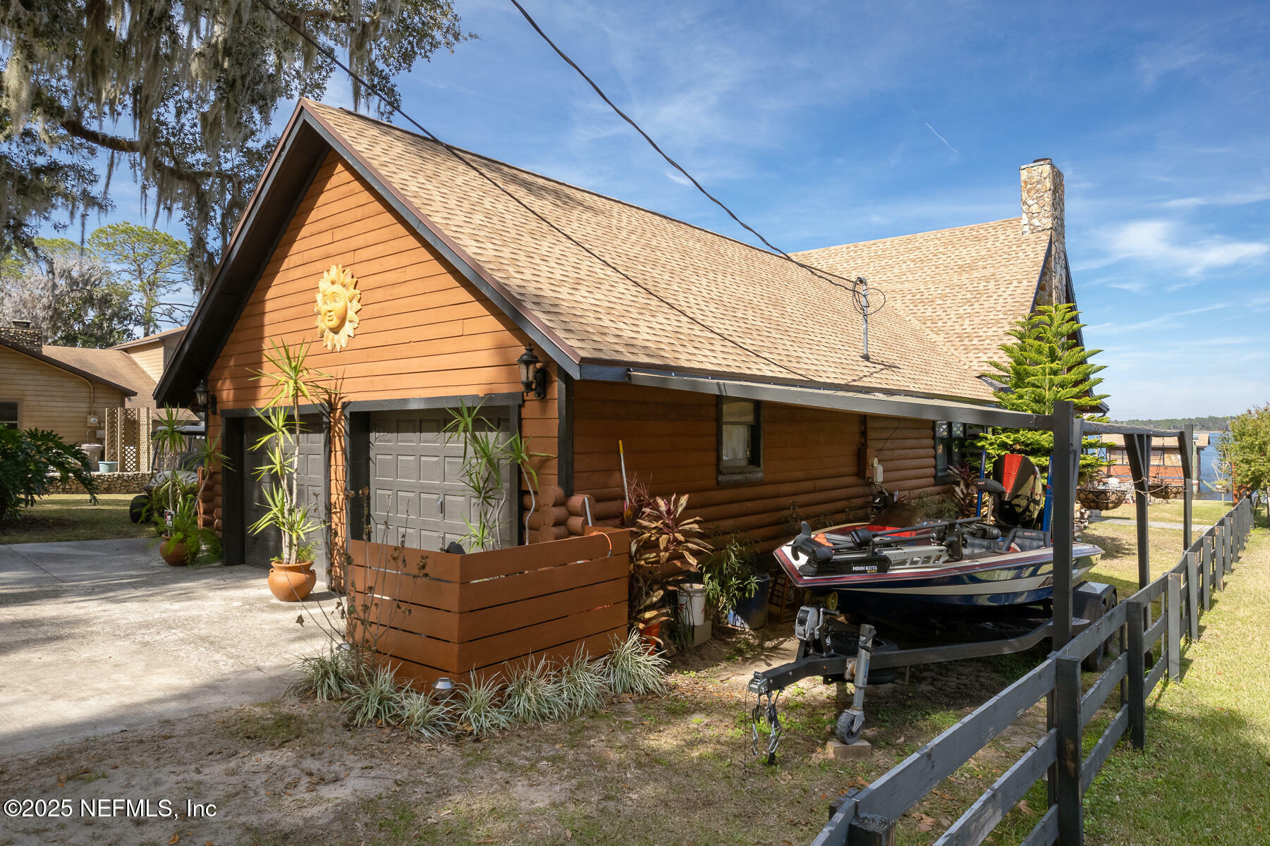 Property Photo: 780 Lake Shore Terrace FL 32148