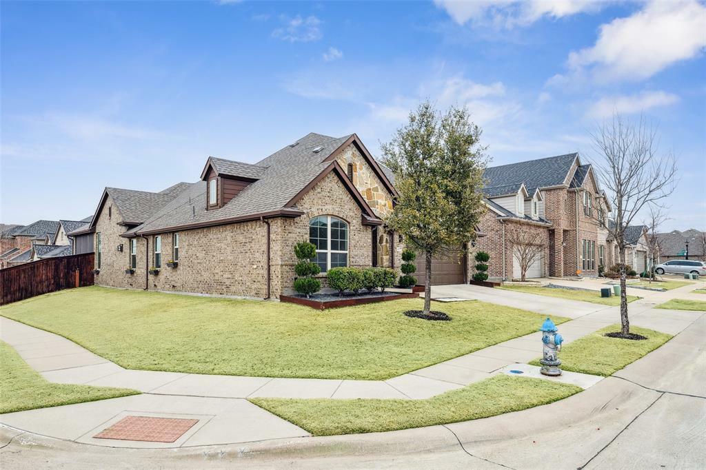 Property Photo:  613 Overton Avenue  TX 75009 