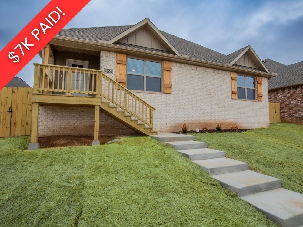 Property Photo: 4204 SW Adams Street AR 72713