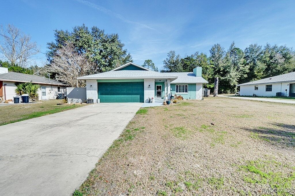 Property Photo:  2097 N Cedarhouse Terrace  FL 34428 