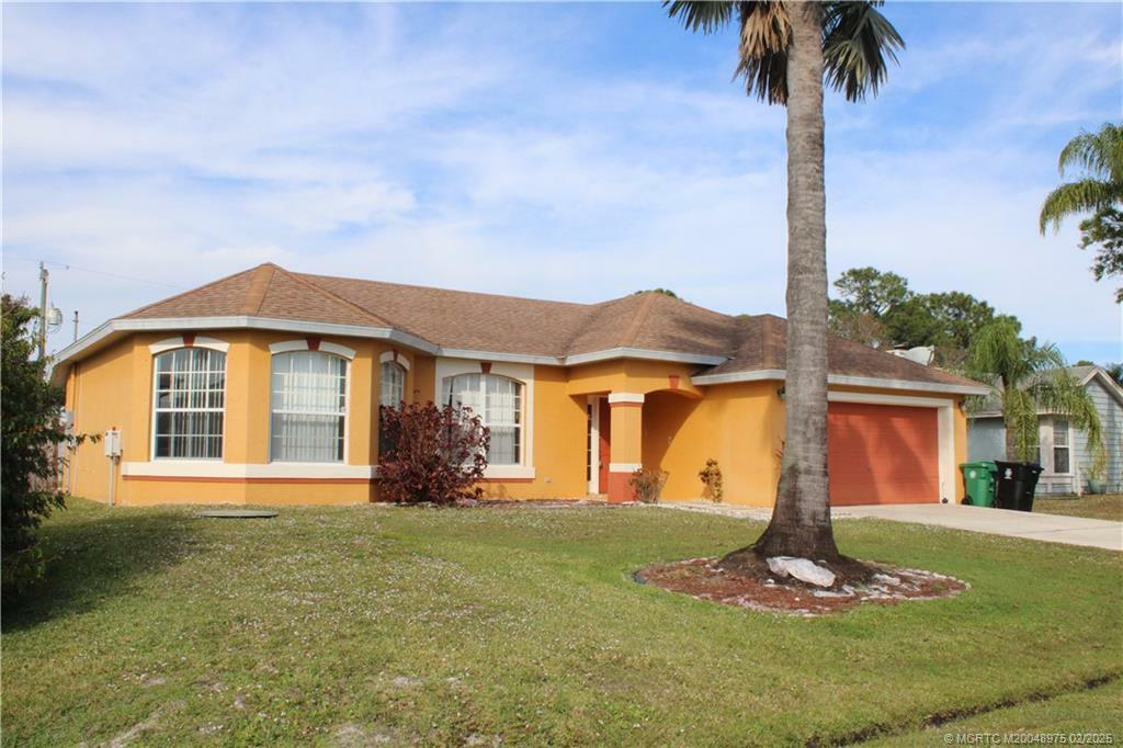 Property Photo: 685 SE Ron Rico Terrace FL 34983