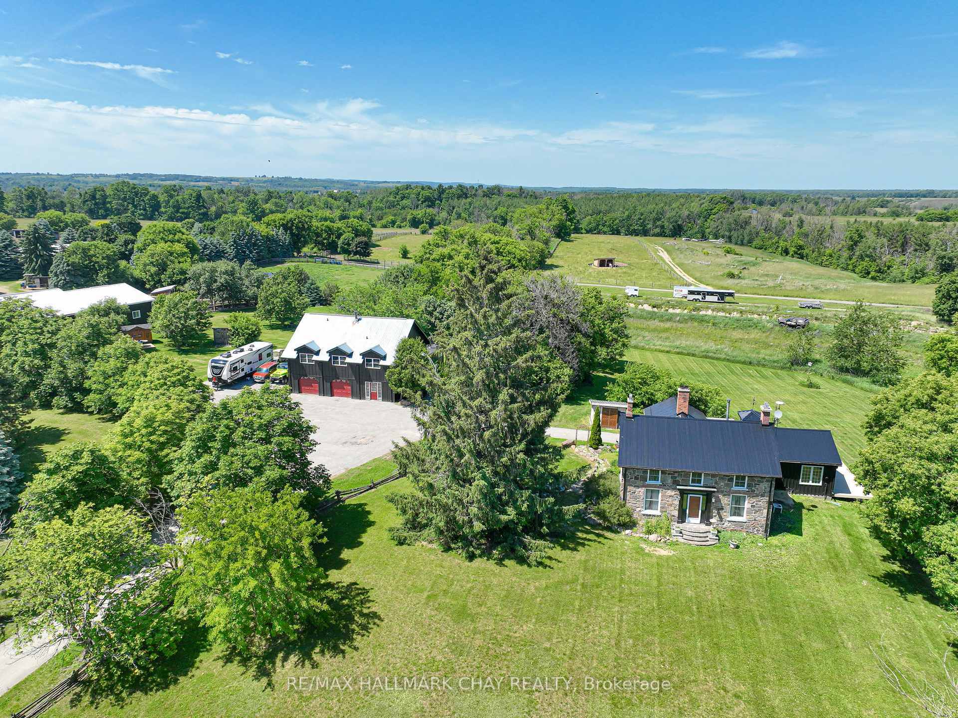 Property Photo:  528375 5th Side Road  ON L9V 0R6 