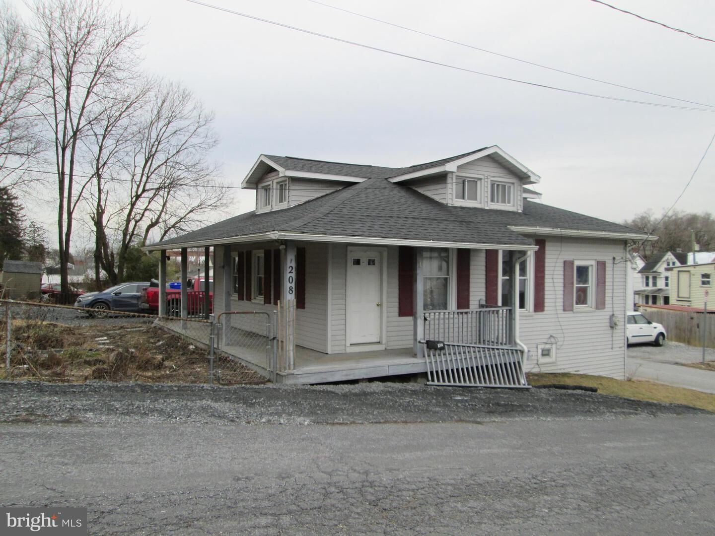 Property Photo: 1208 Locust Street PA 17025