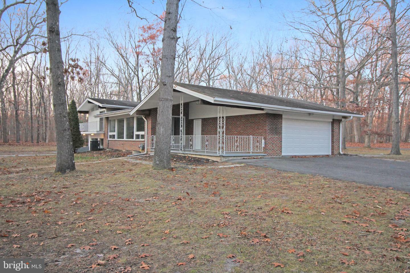 Property Photo:  201 Thompson Avenue  NJ 08089 