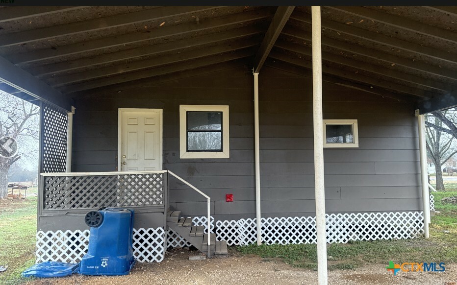 Property Photo: 521 Quail Lane TX 78114